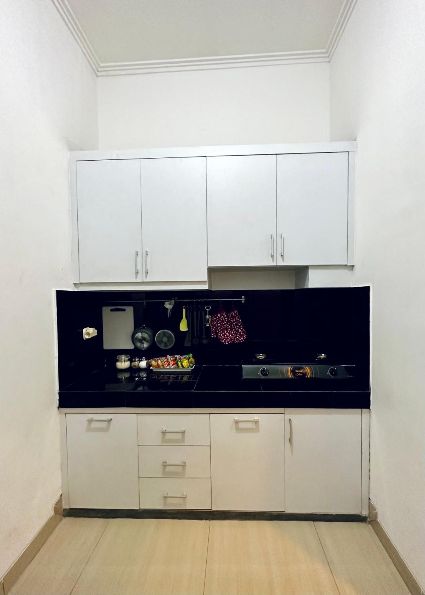 4-Bedroom Home In South Jakarta Nuansa Swadarma Residence By Le Ciel Hospitality מראה חיצוני תמונה