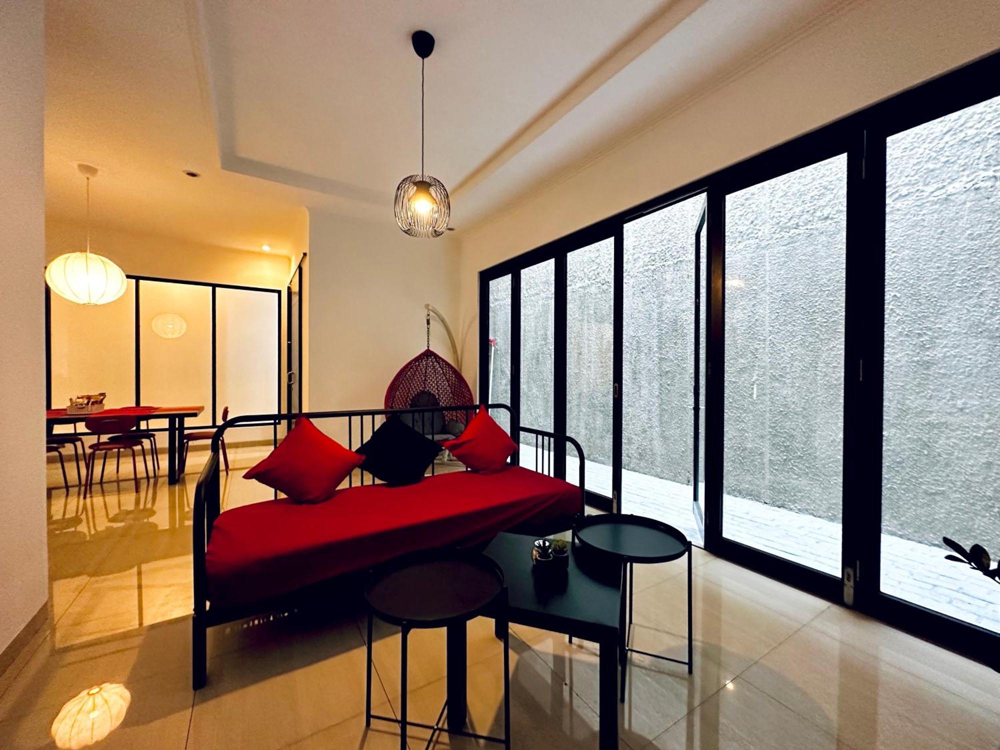 4-Bedroom Home In South Jakarta Nuansa Swadarma Residence By Le Ciel Hospitality מראה חיצוני תמונה