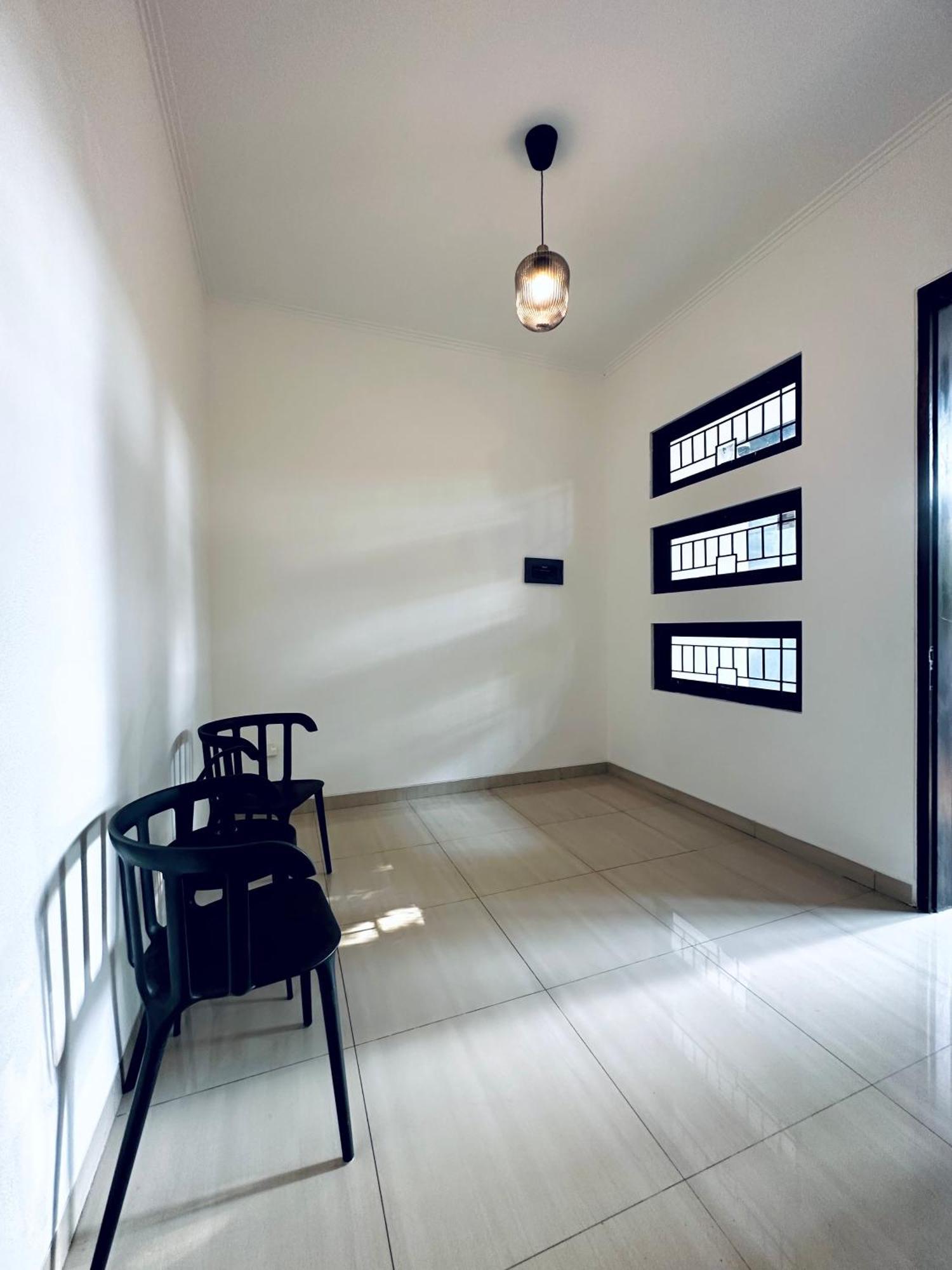 4-Bedroom Home In South Jakarta Nuansa Swadarma Residence By Le Ciel Hospitality מראה חיצוני תמונה